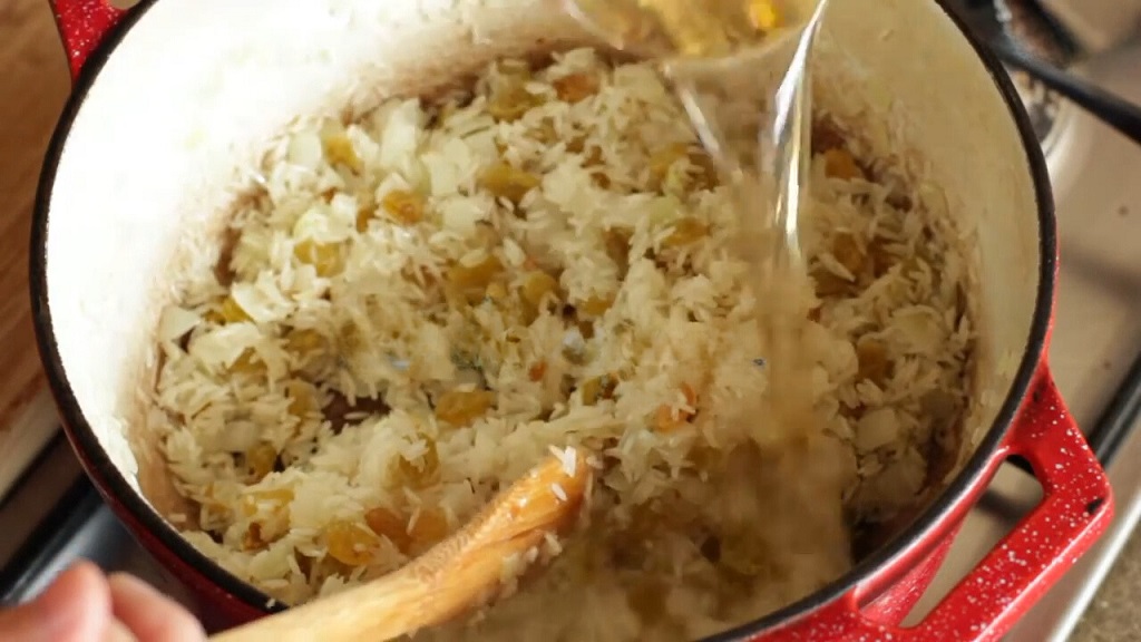 Brazilian Rice with Raisins Recipe - A Taste of Christmas in Brazil ...