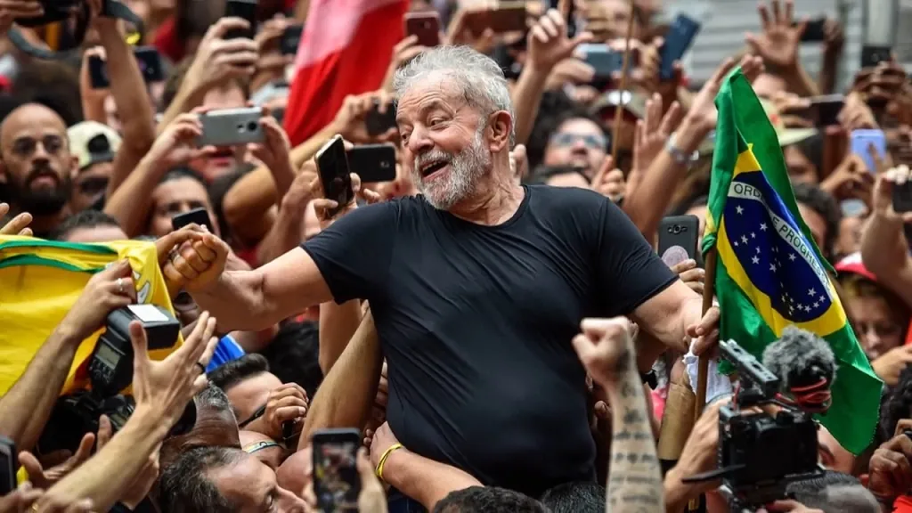 President Lula among crowd addressing enforcement of betting law and future gambling policy in Brazil