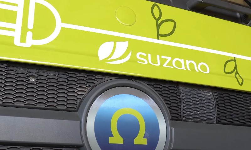 Close up view of a Atlas truck front fascia