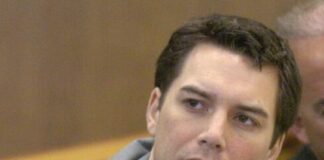 Image of Scott Peterson in court.