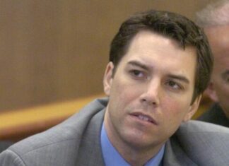 Image of Scott Peterson in court.